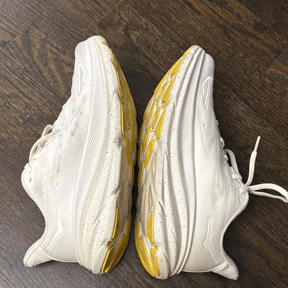 Hoka Clifton 9 White Lemonade - Picture 2 of 5